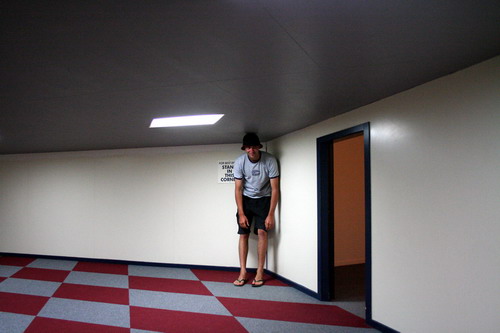   (Ames room)  25