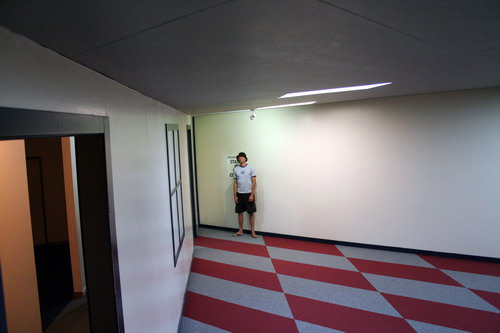   (Ames room)  26