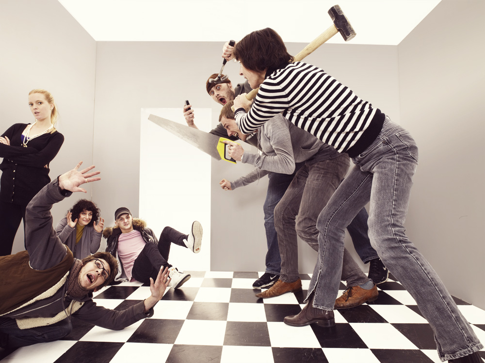   (Ames room) ::  1