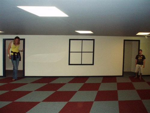   (Ames room)  39