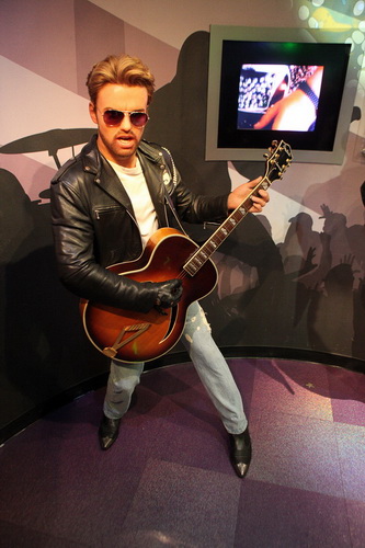 ����� ����� ����� (Madam Tussauds) ���� 24